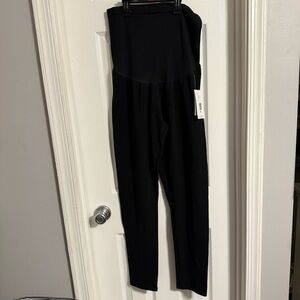 Destination maternity leggings